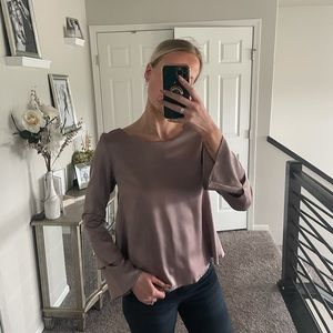 3 for $15 🎉 Rose gold blouse